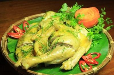 Gà luộc hay hấp ngon hơn